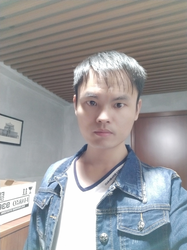 阿信的第一张照片--深圳中老年相亲网