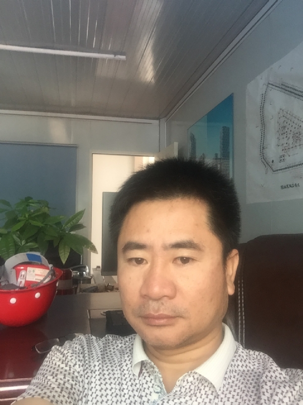 一步之遥的第一张照片--深圳中老年相亲网