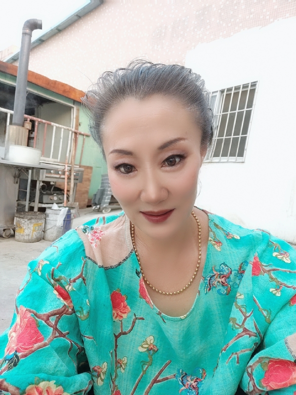 燕子的第三张照片--深圳中老年相亲网