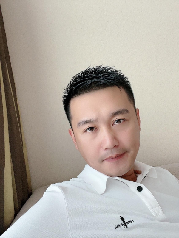 笑望人非的第一张照片--深圳中老年相亲网