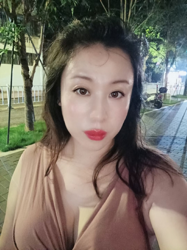 叶子青青的第一张照片--深圳中老年相亲网