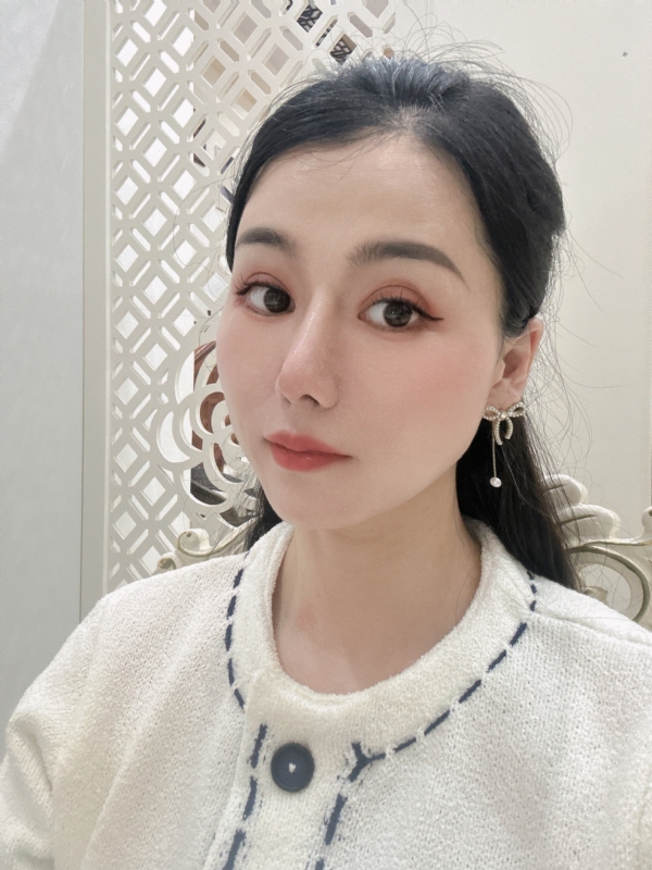 金莉的第一张照片--深圳中老年相亲网