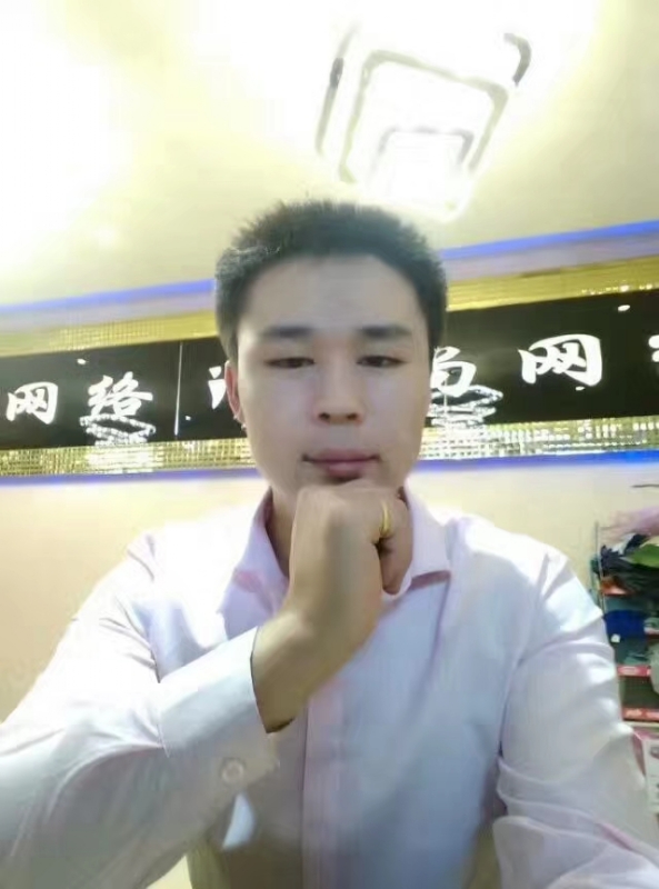 沉默寡言的第一张照片--深圳中老年相亲网